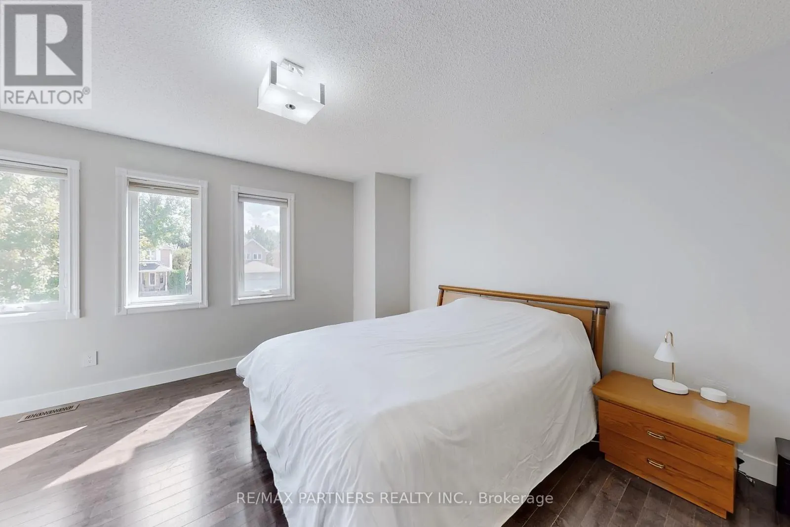 26 SANDFIELD DRIVE