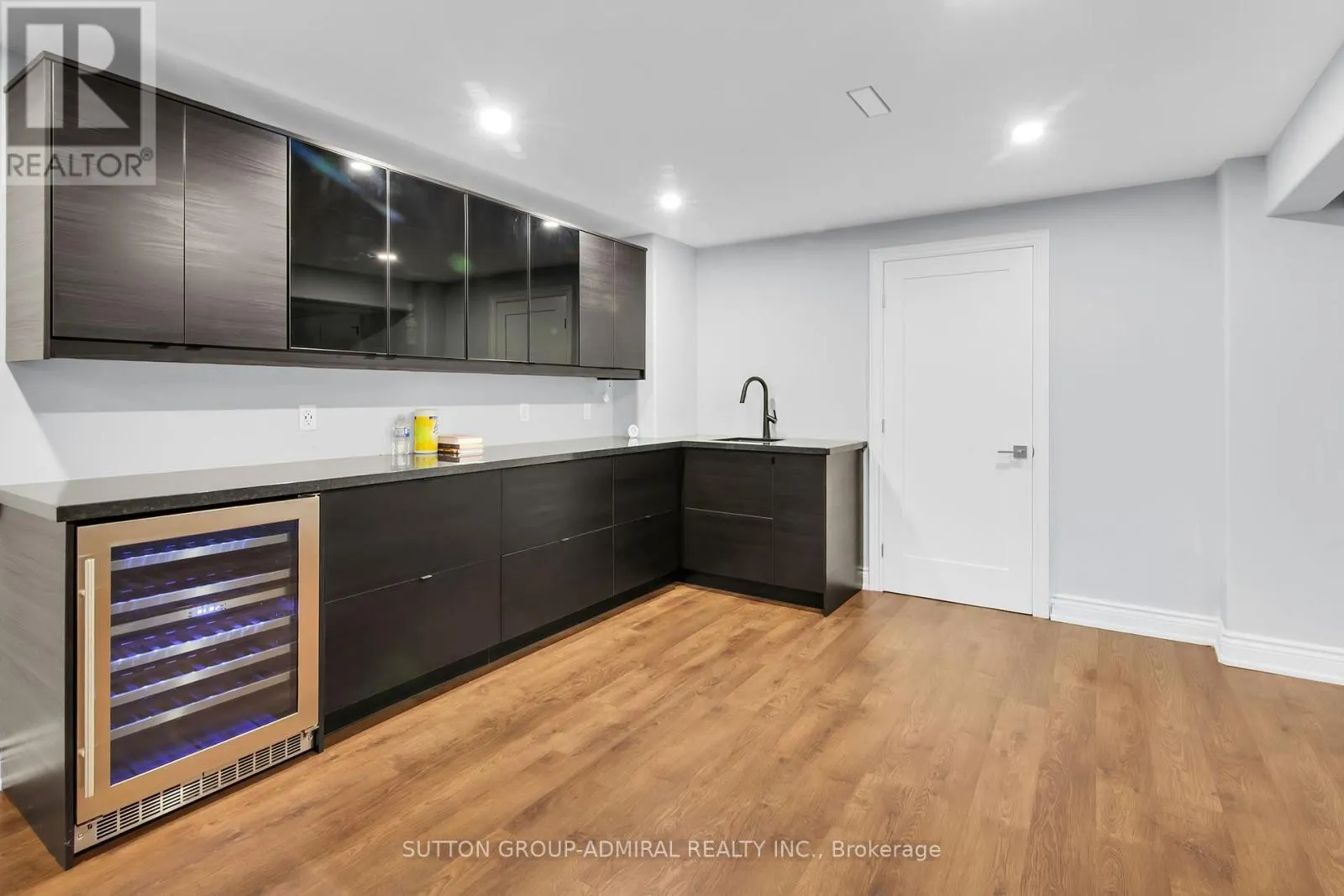 25 GRENADIER CRESCENT