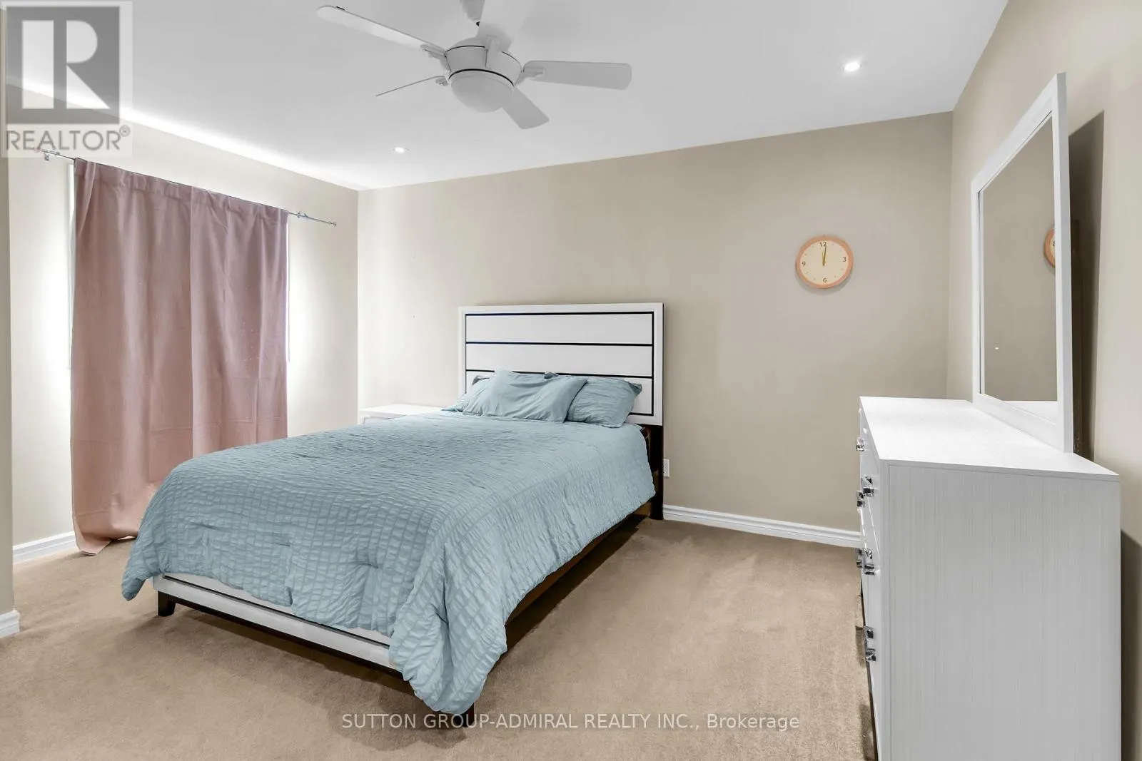 25 GRENADIER CRESCENT