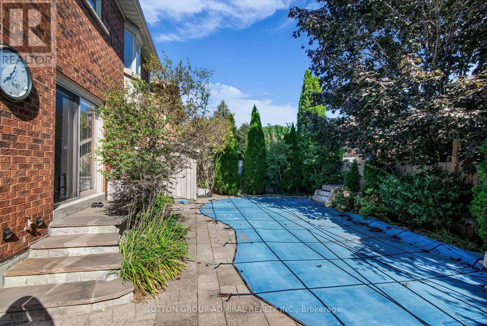 25 GRENADIER CRESCENT