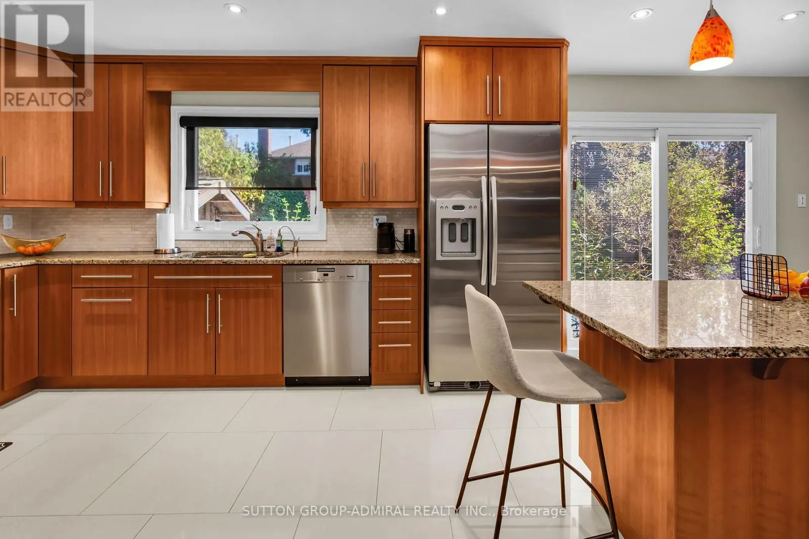 25 GRENADIER CRESCENT