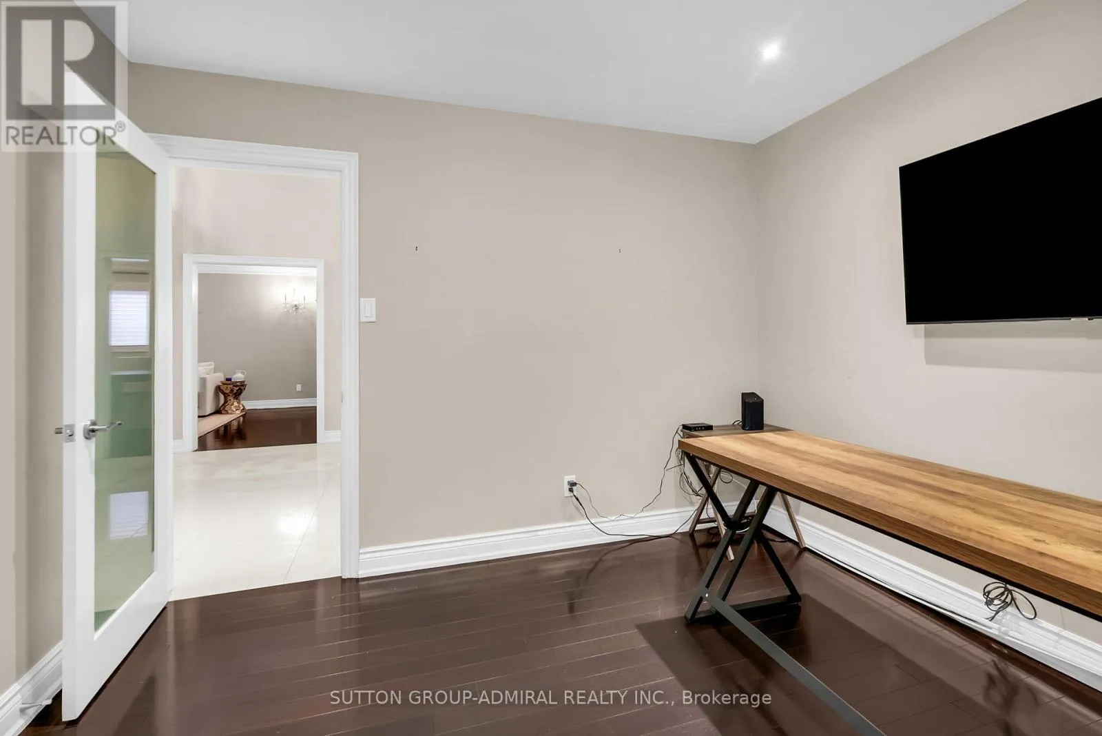 25 GRENADIER CRESCENT