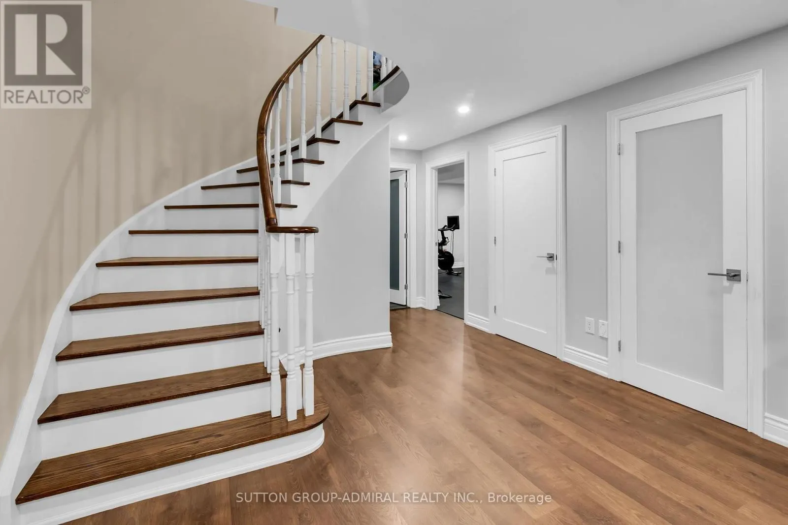 25 GRENADIER CRESCENT