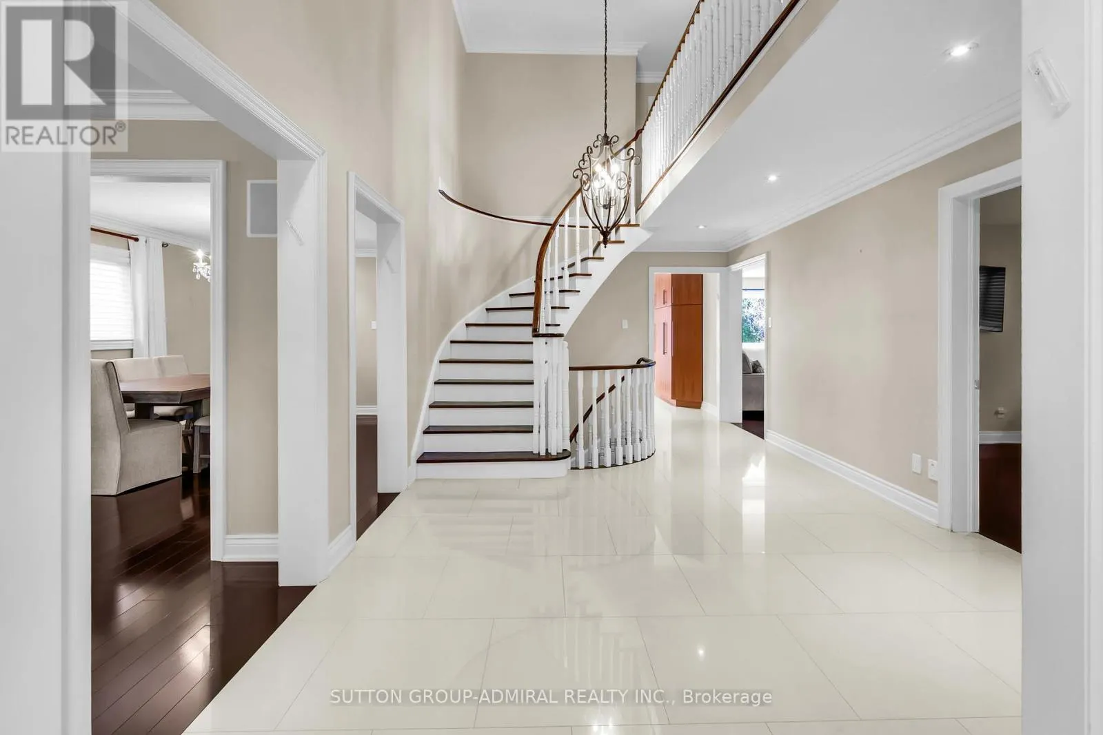25 GRENADIER CRESCENT