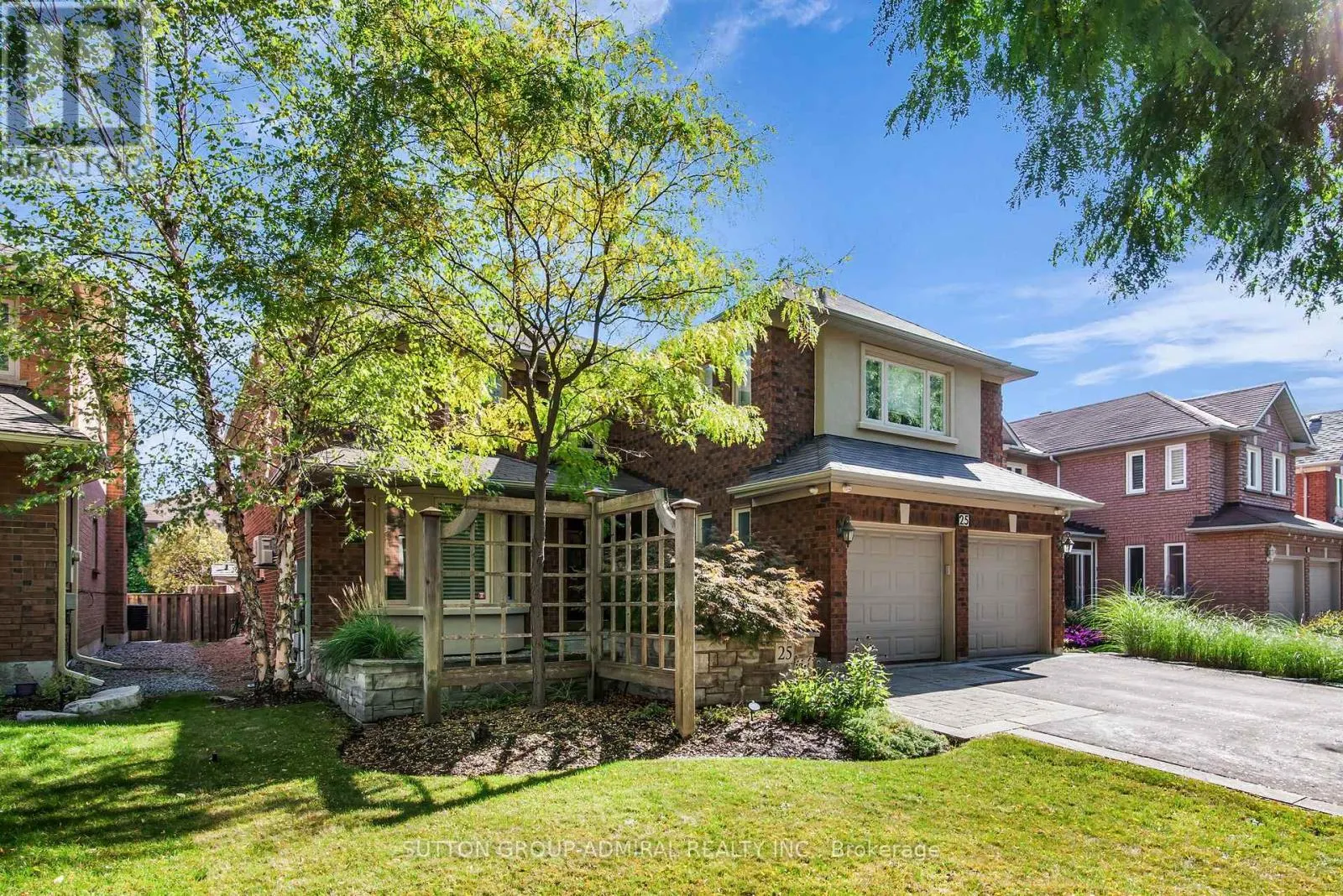 25 GRENADIER CRESCENT