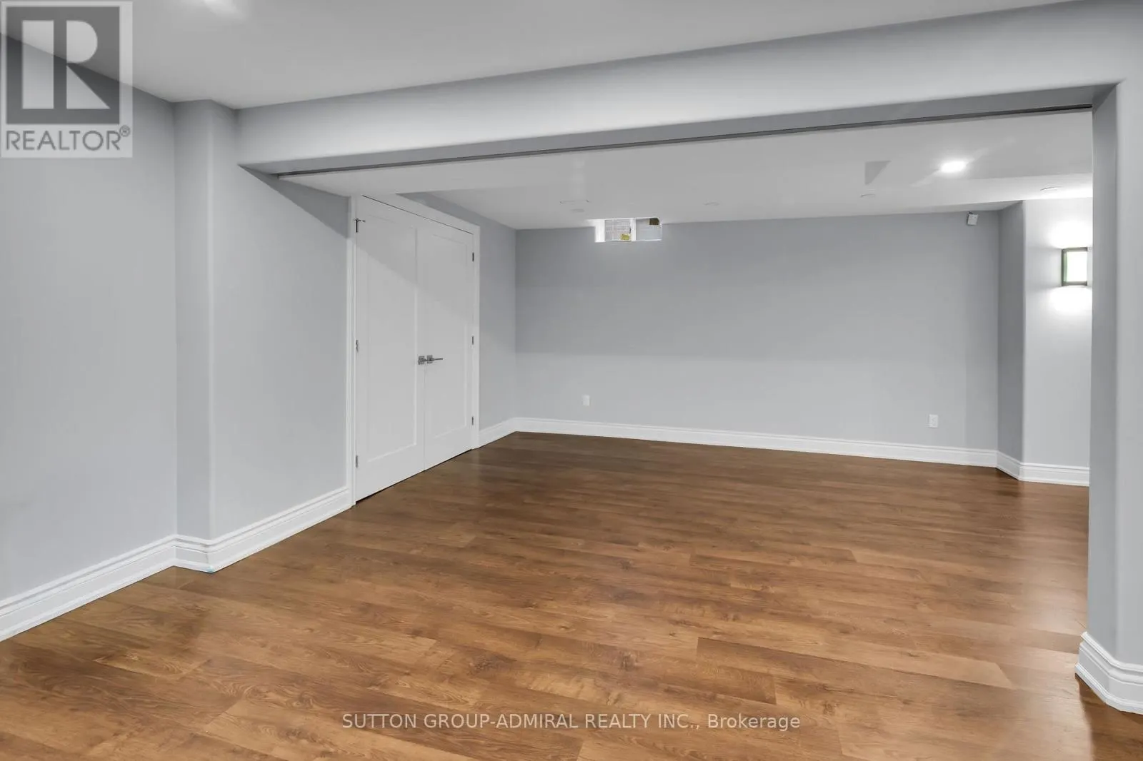 25 GRENADIER CRESCENT