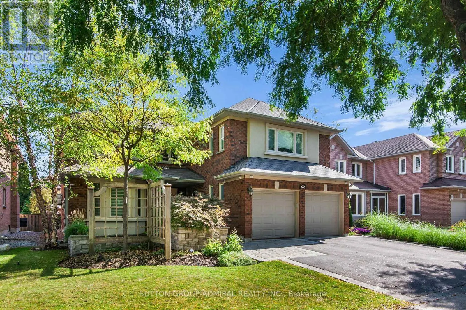 25 GRENADIER CRESCENT