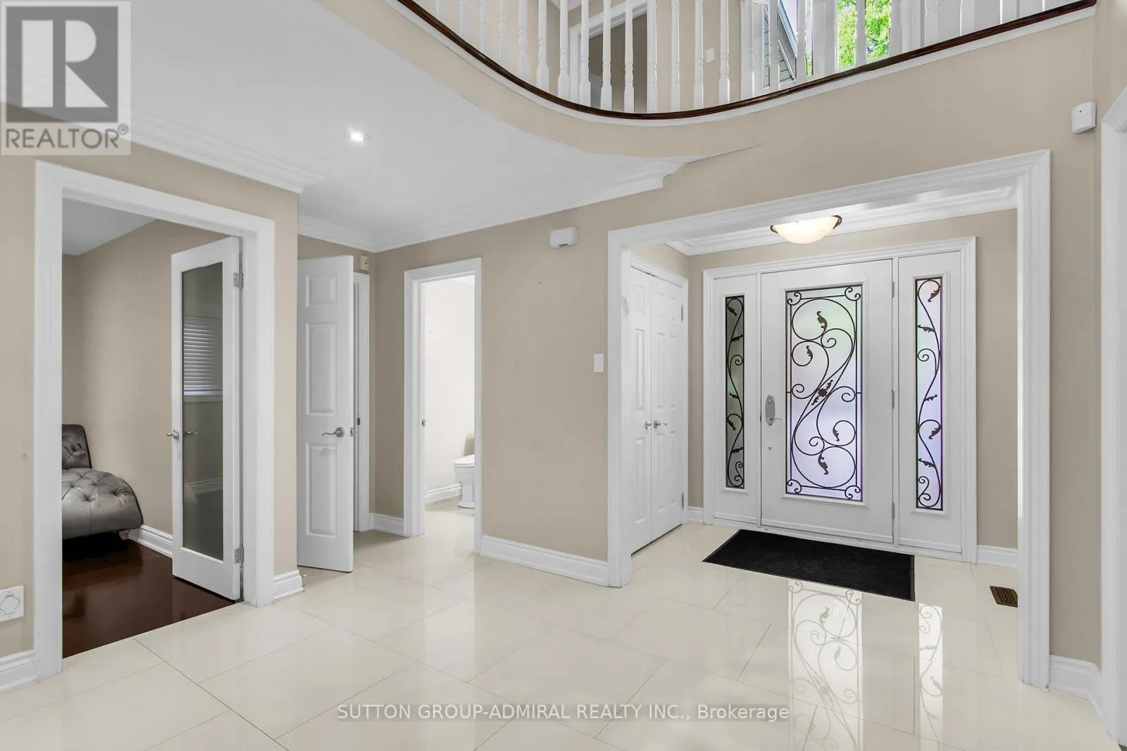 25 GRENADIER CRESCENT