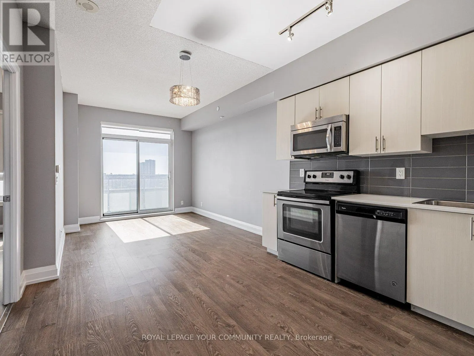 2106 - 7890 BATHURST STREET