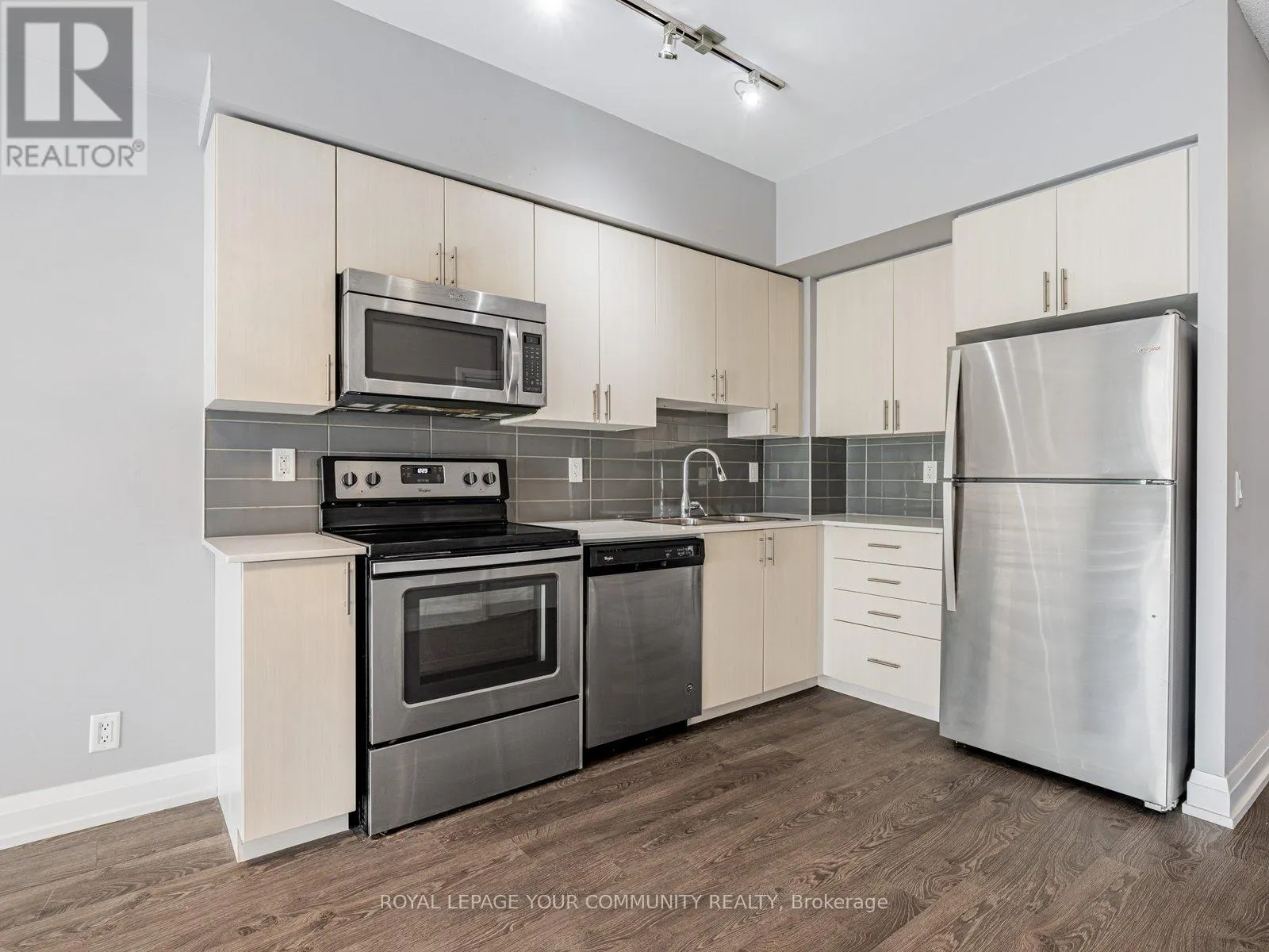 2106 - 7890 BATHURST STREET