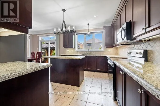 40 BARBERRY CRESCENT