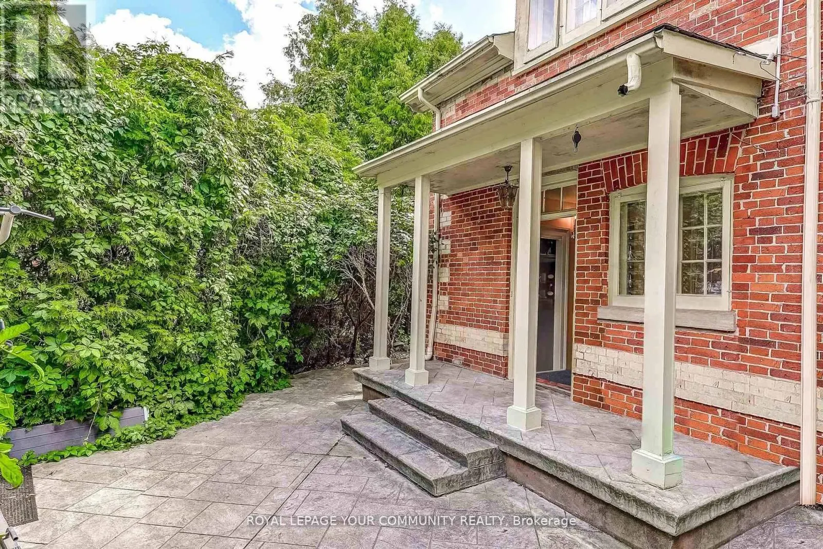 54 CRICKLEWOOD CRESCENT