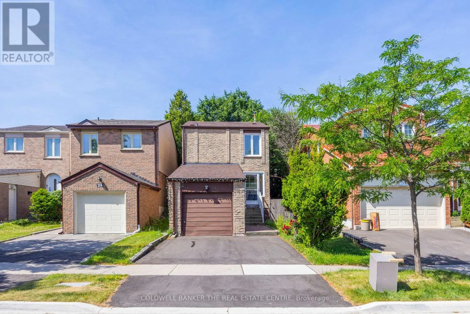23 RIVIERA DRIVE W
