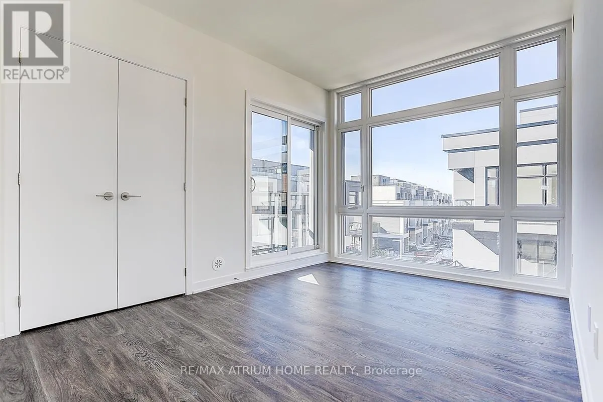 1103 - 12 DAVID EYER ROAD