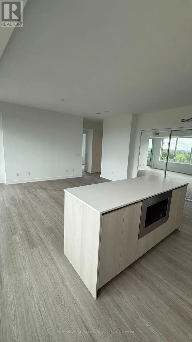 805 - 8188 YONGE STREET
