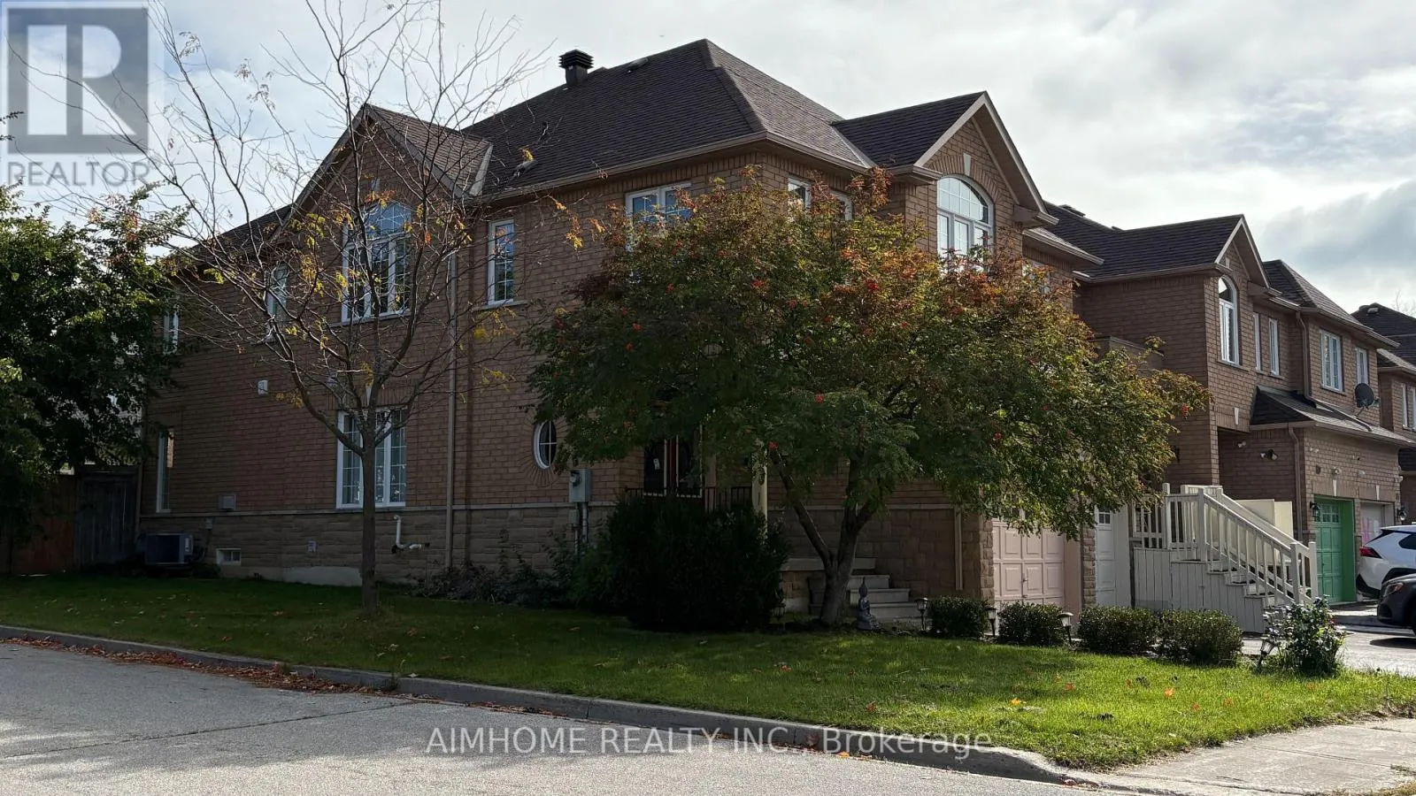 90 BRIARHALL CRESCENT