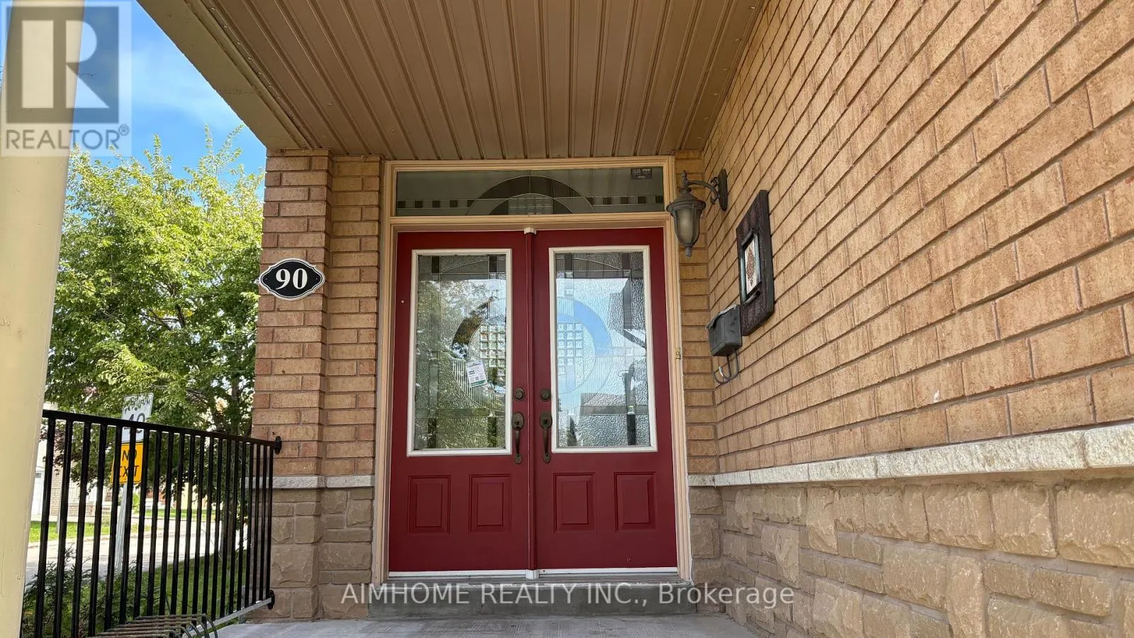 90 BRIARHALL CRESCENT