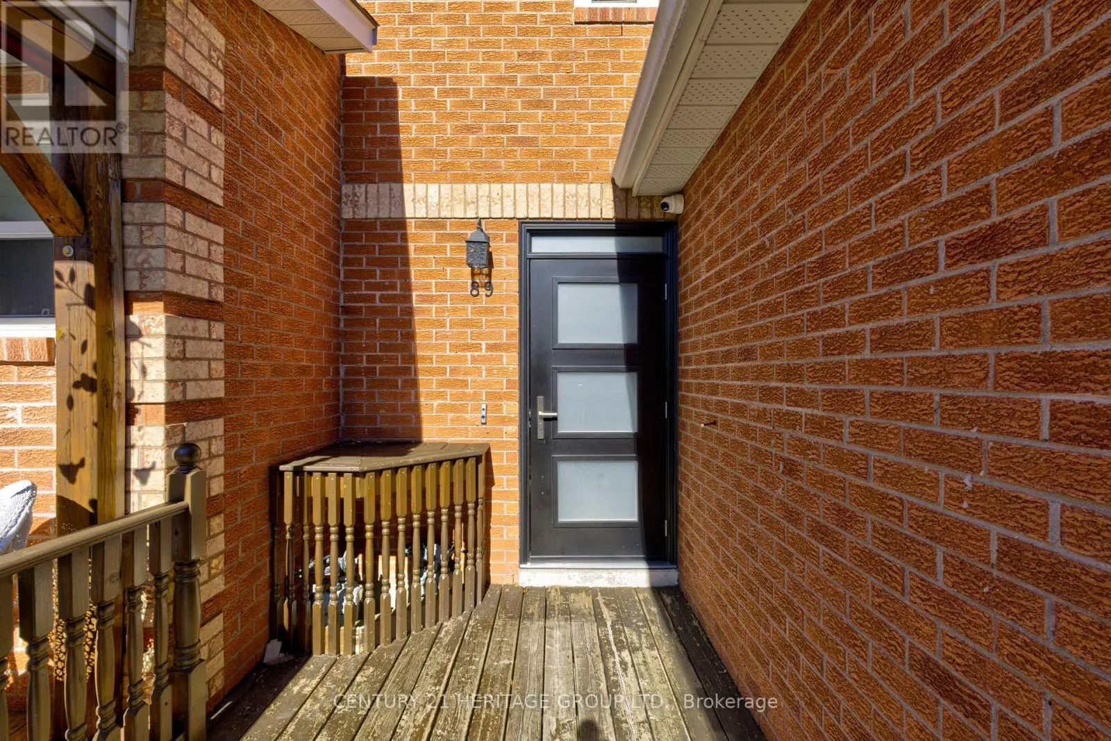 89 POTTER CRESCENT