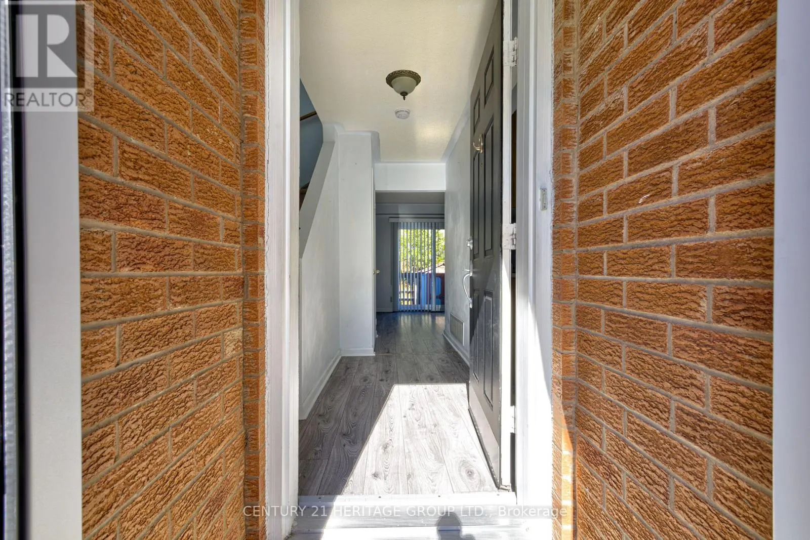 89 POTTER CRESCENT