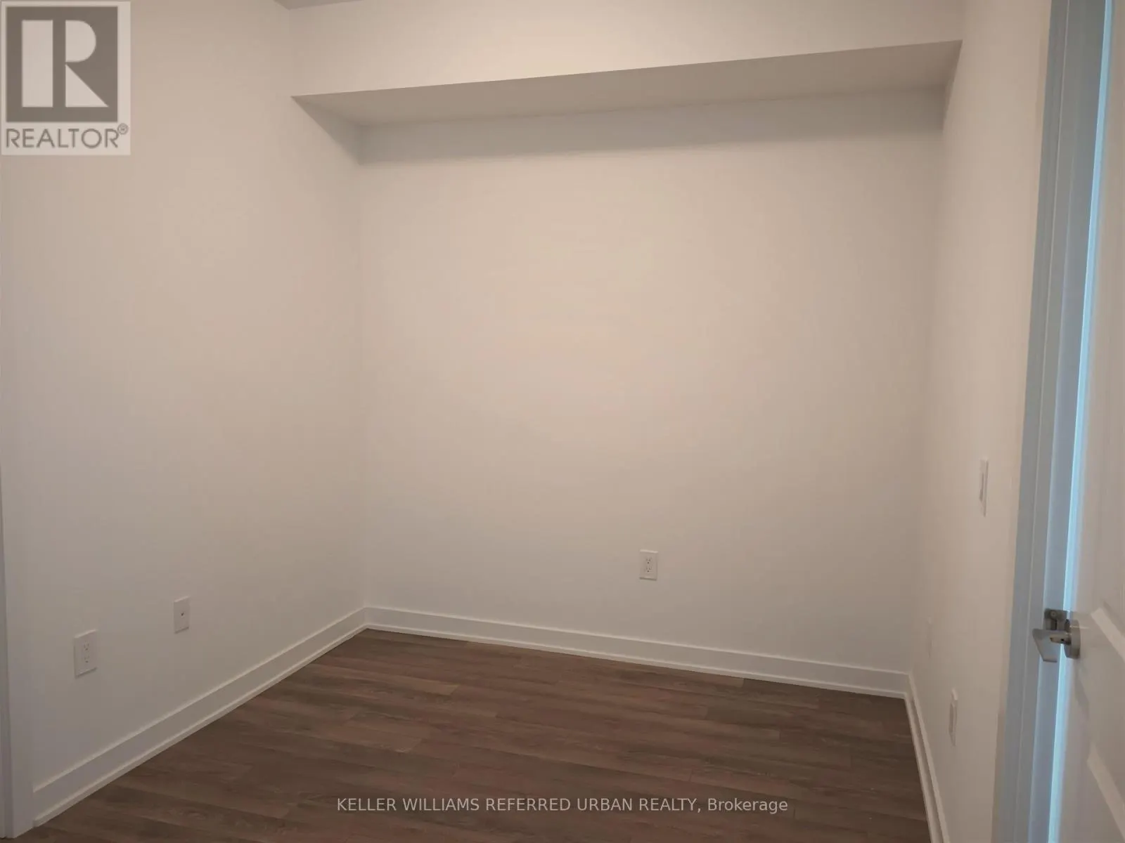 221 - 100 EAGLE ROCK WAY