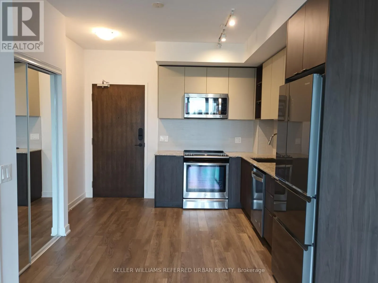 221 - 100 EAGLE ROCK WAY