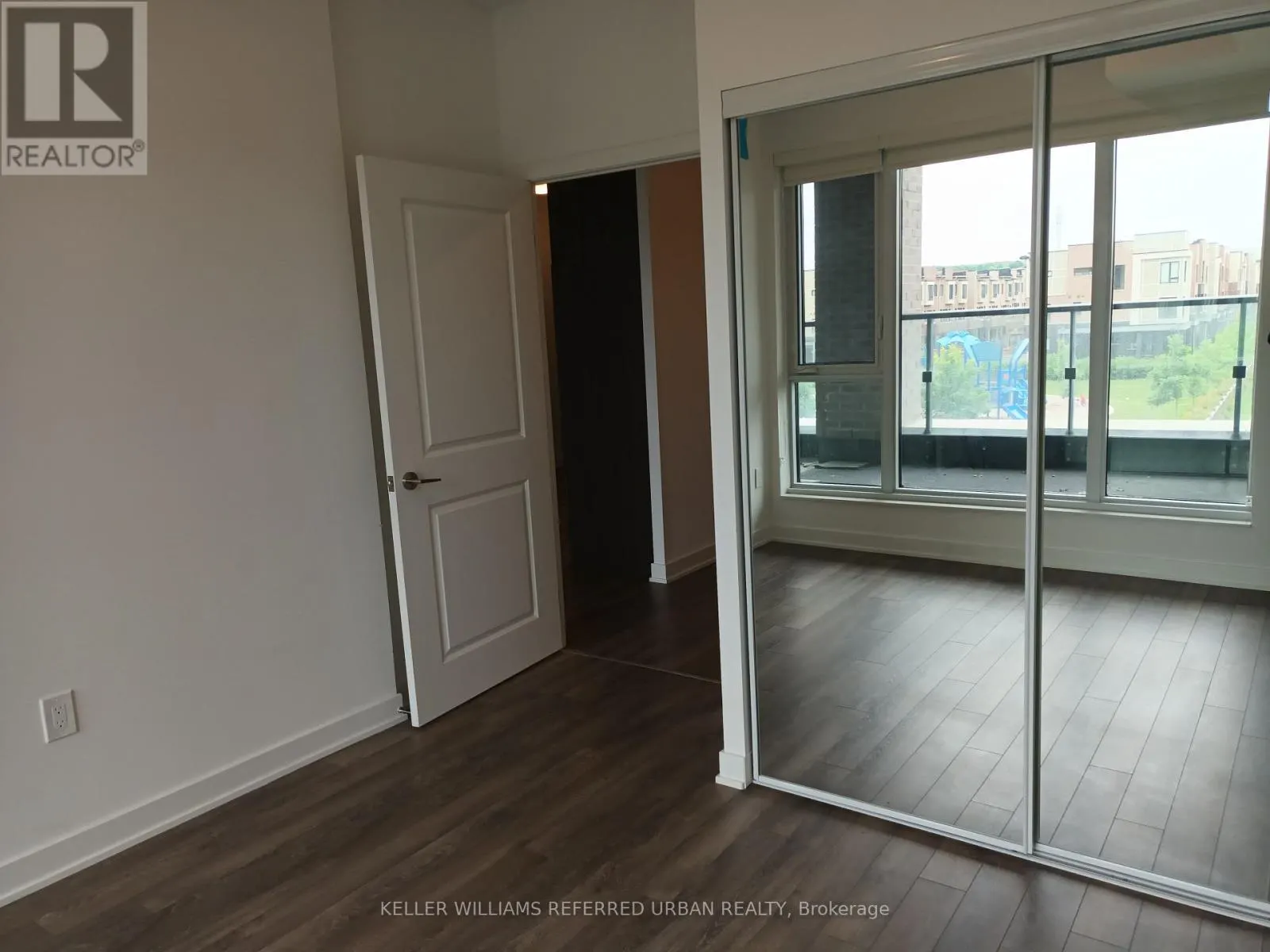 221 - 100 EAGLE ROCK WAY