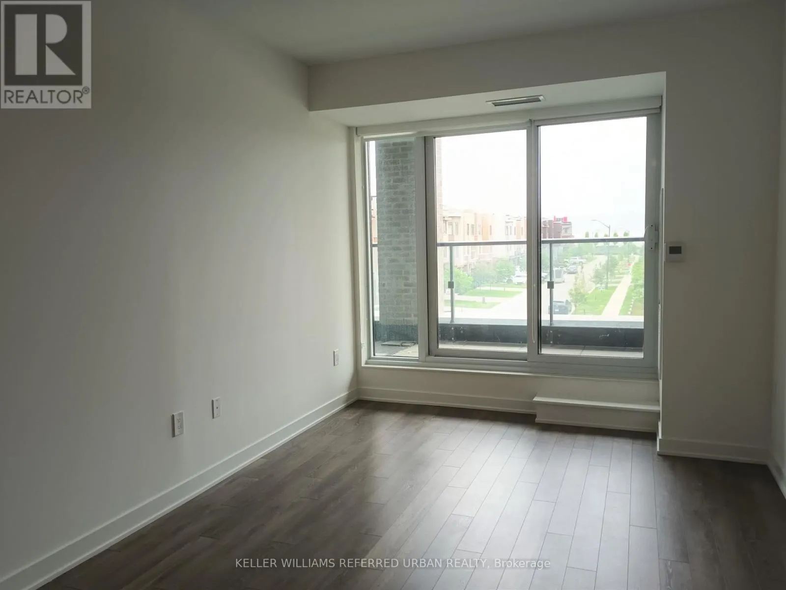 221 - 100 EAGLE ROCK WAY