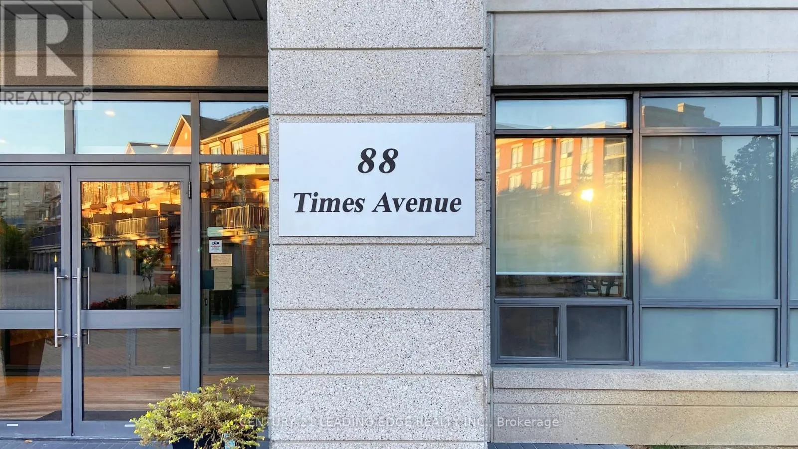 911 - 88 TIMES AVENUE