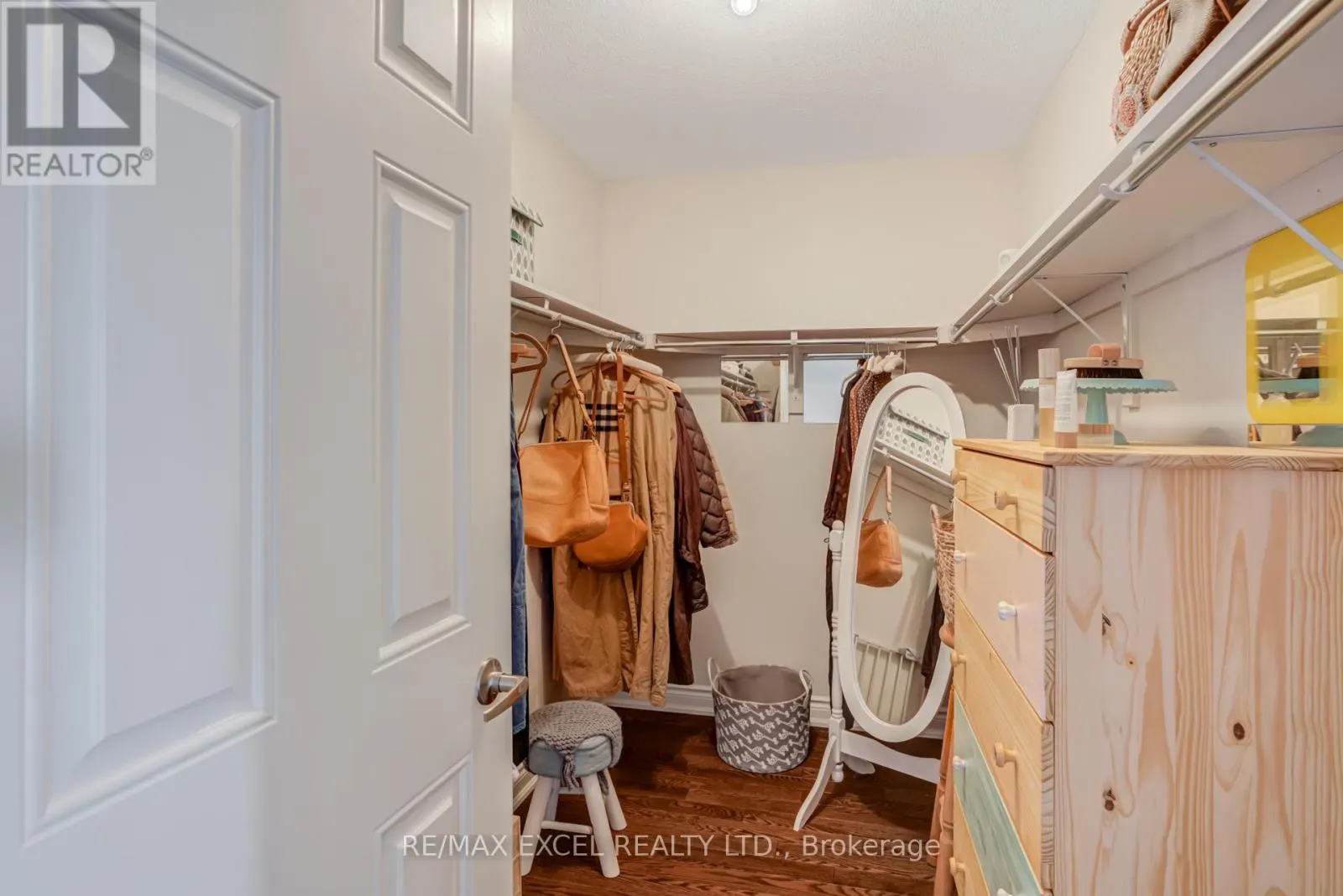 45 CEDARCREST CRESCENT