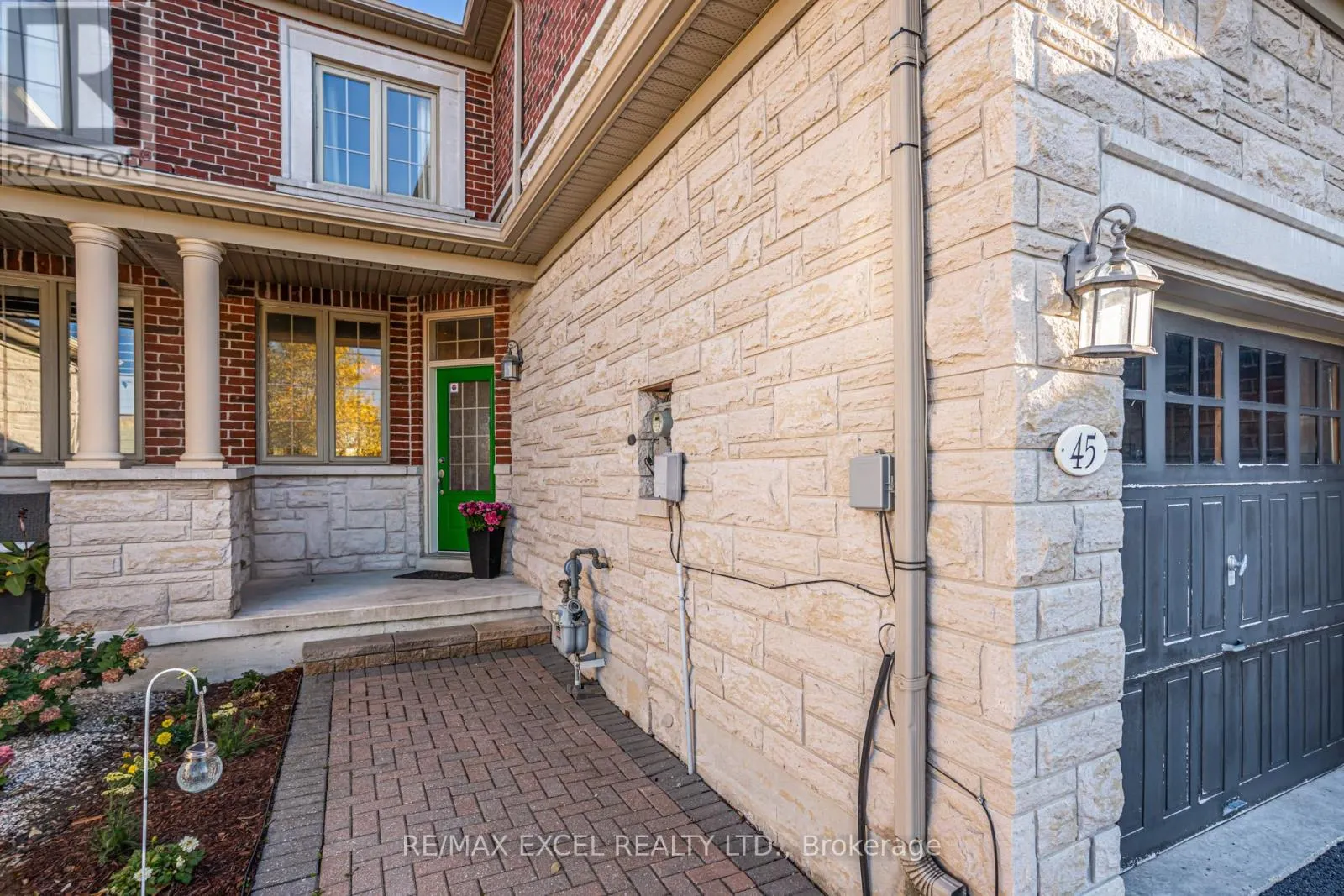 45 CEDARCREST CRESCENT