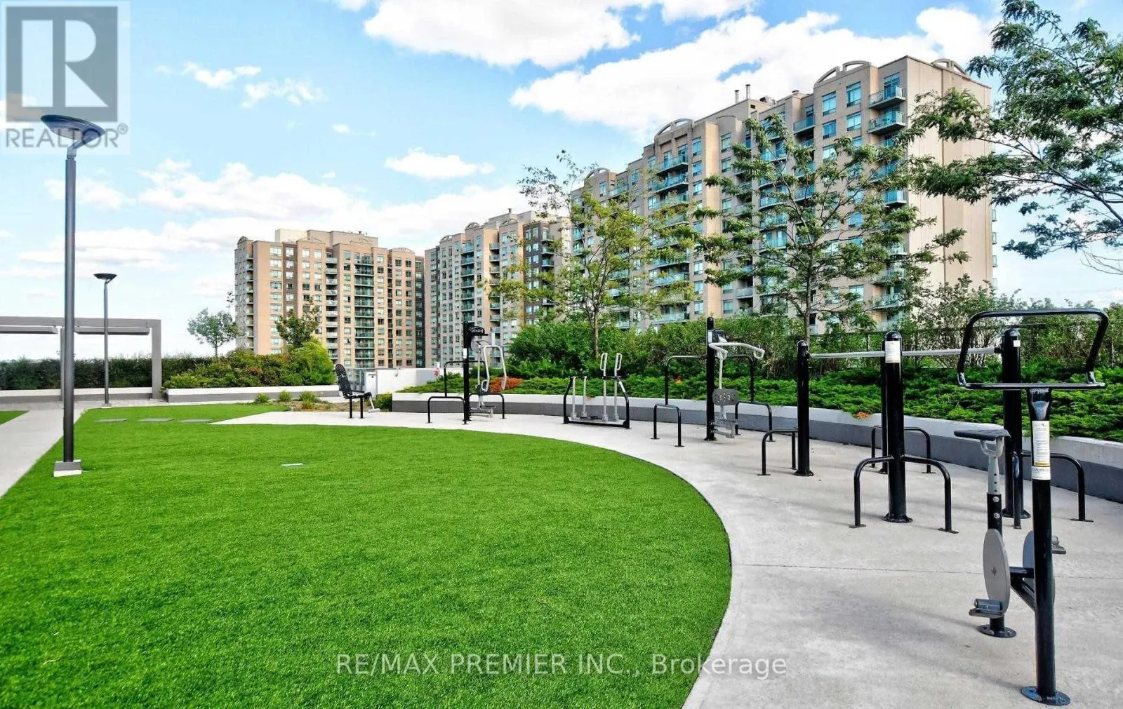 1401 - 55 ONEIDA CRESCENT