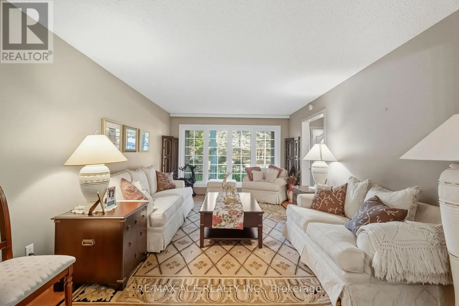 17 BLACK WILLOW COURT
