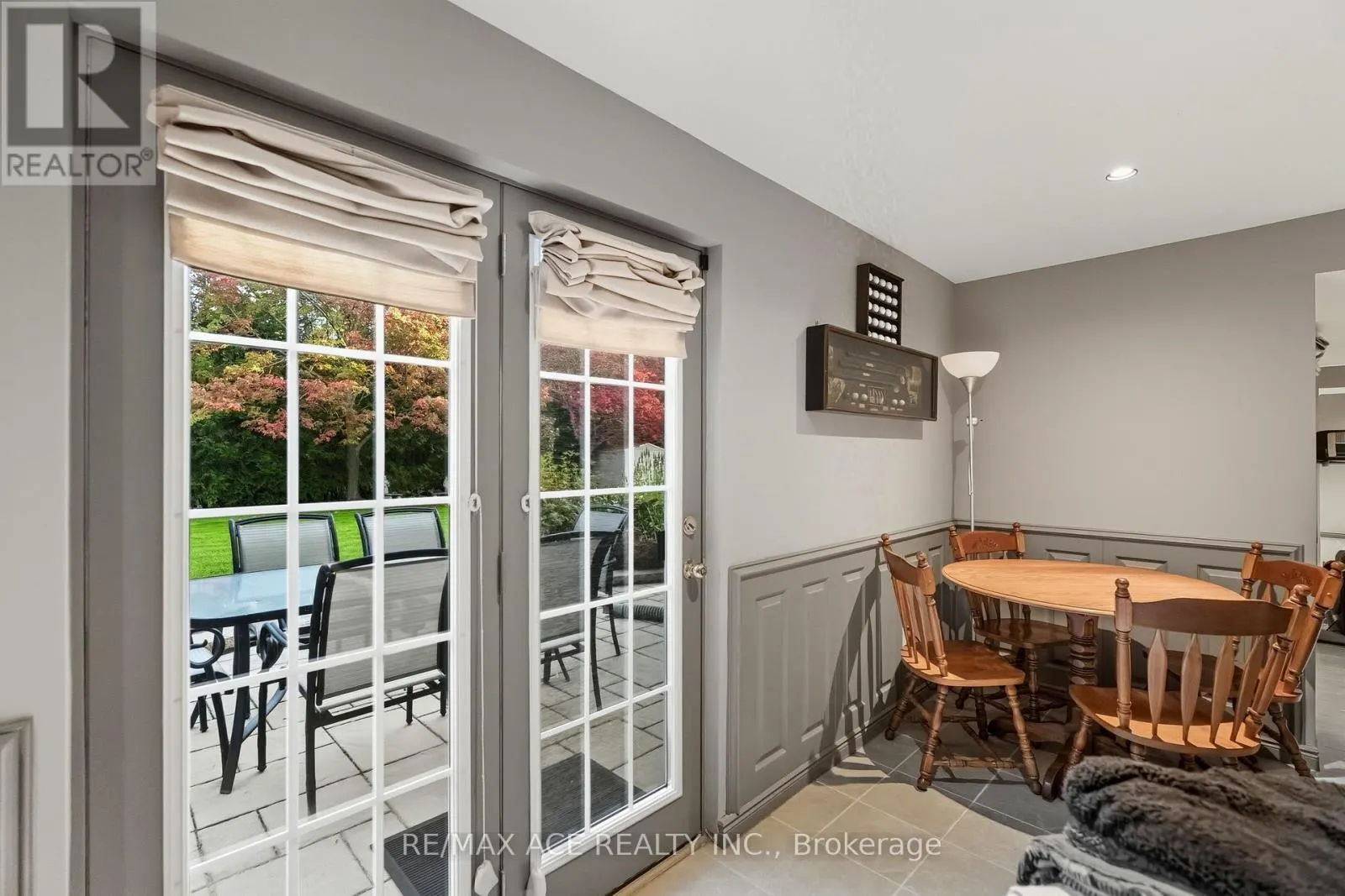17 BLACK WILLOW COURT