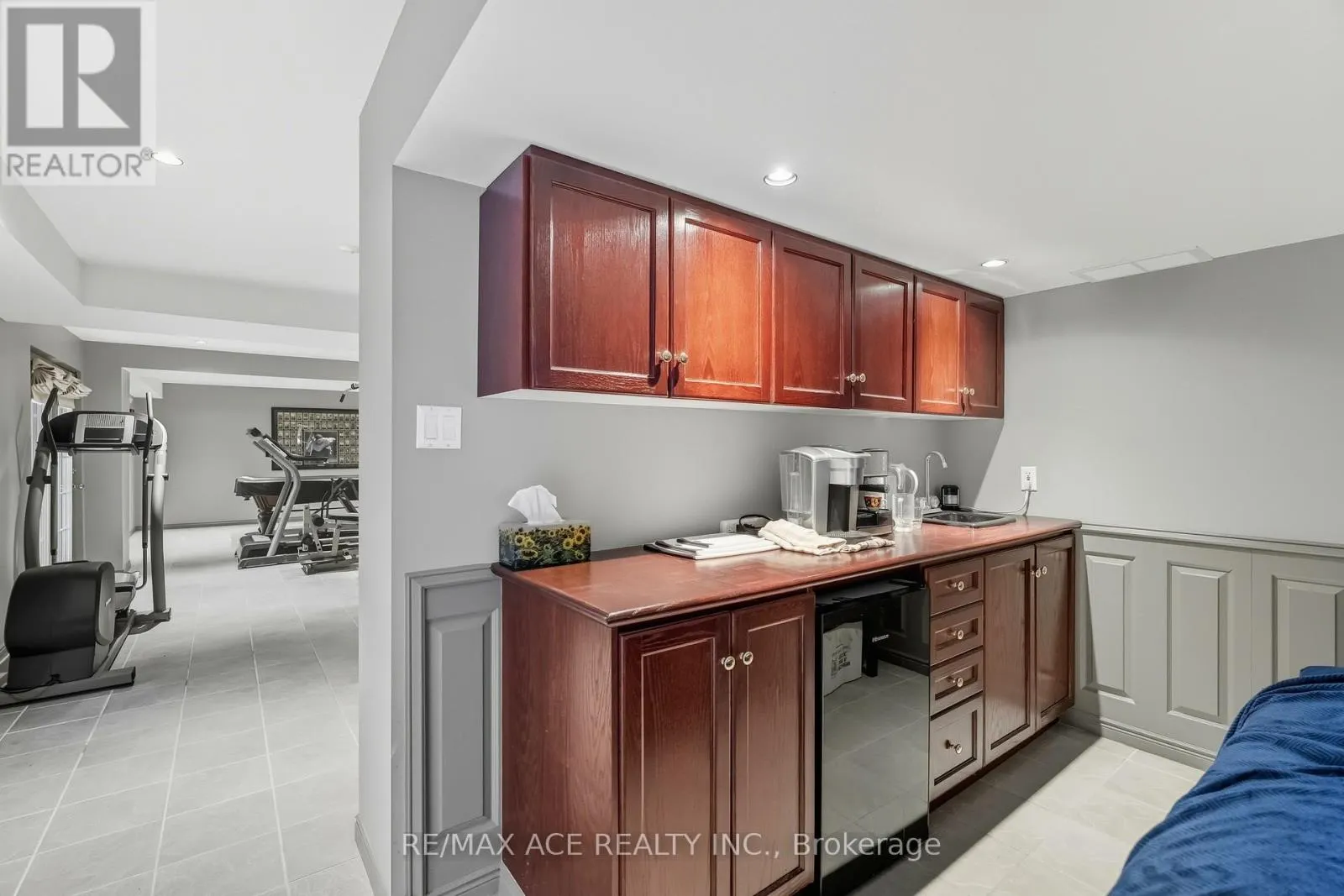 17 BLACK WILLOW COURT