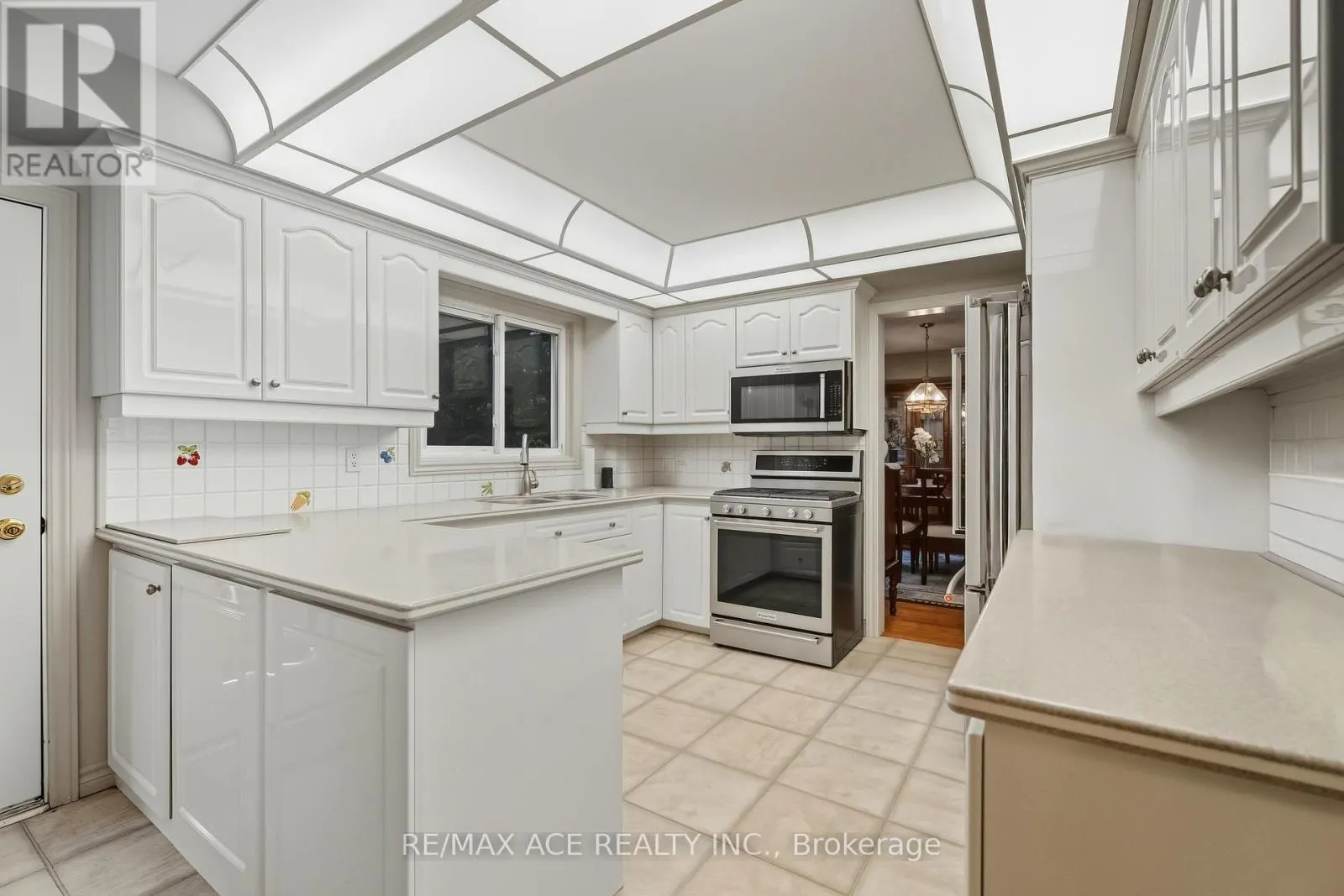 17 BLACK WILLOW COURT