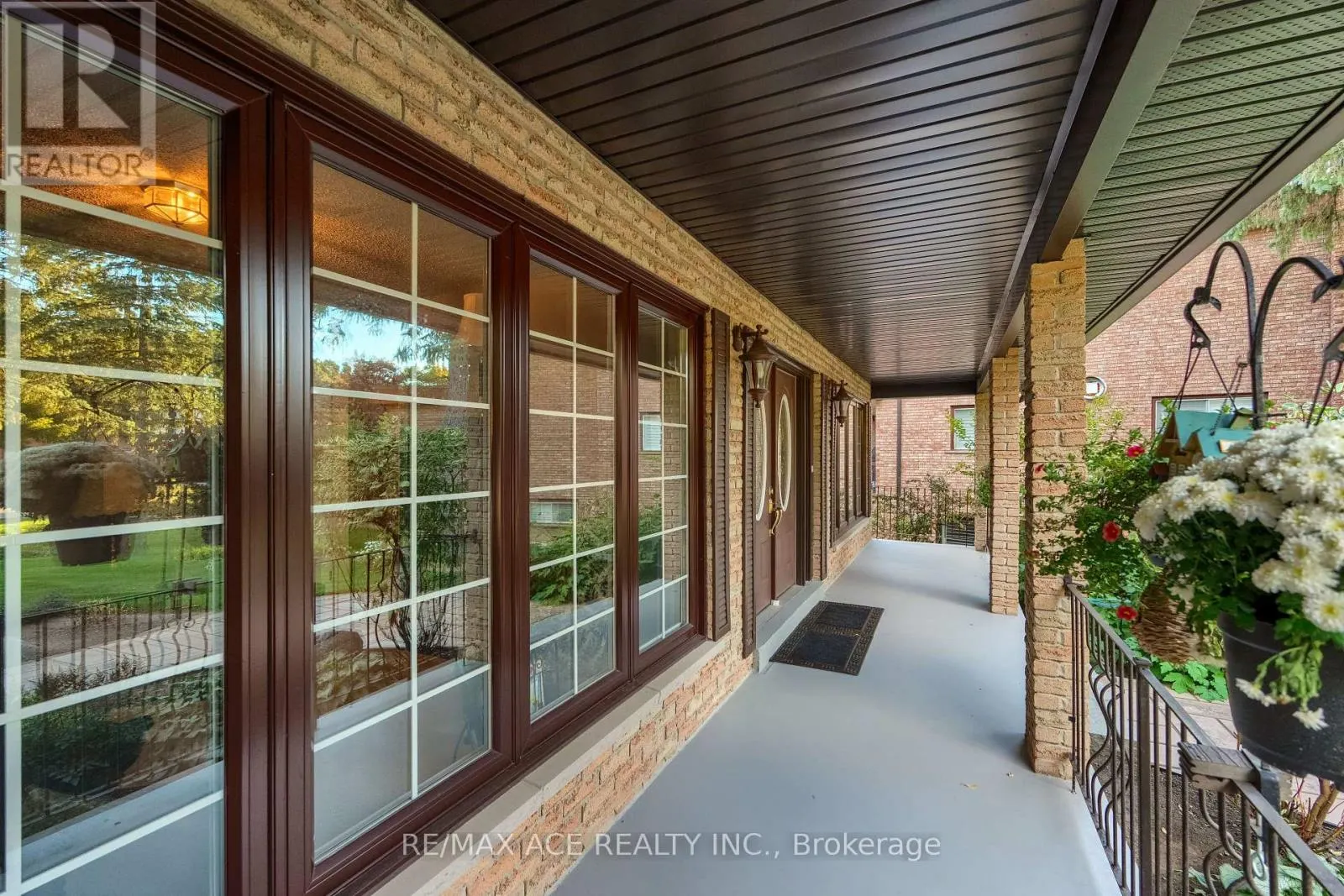 17 BLACK WILLOW COURT