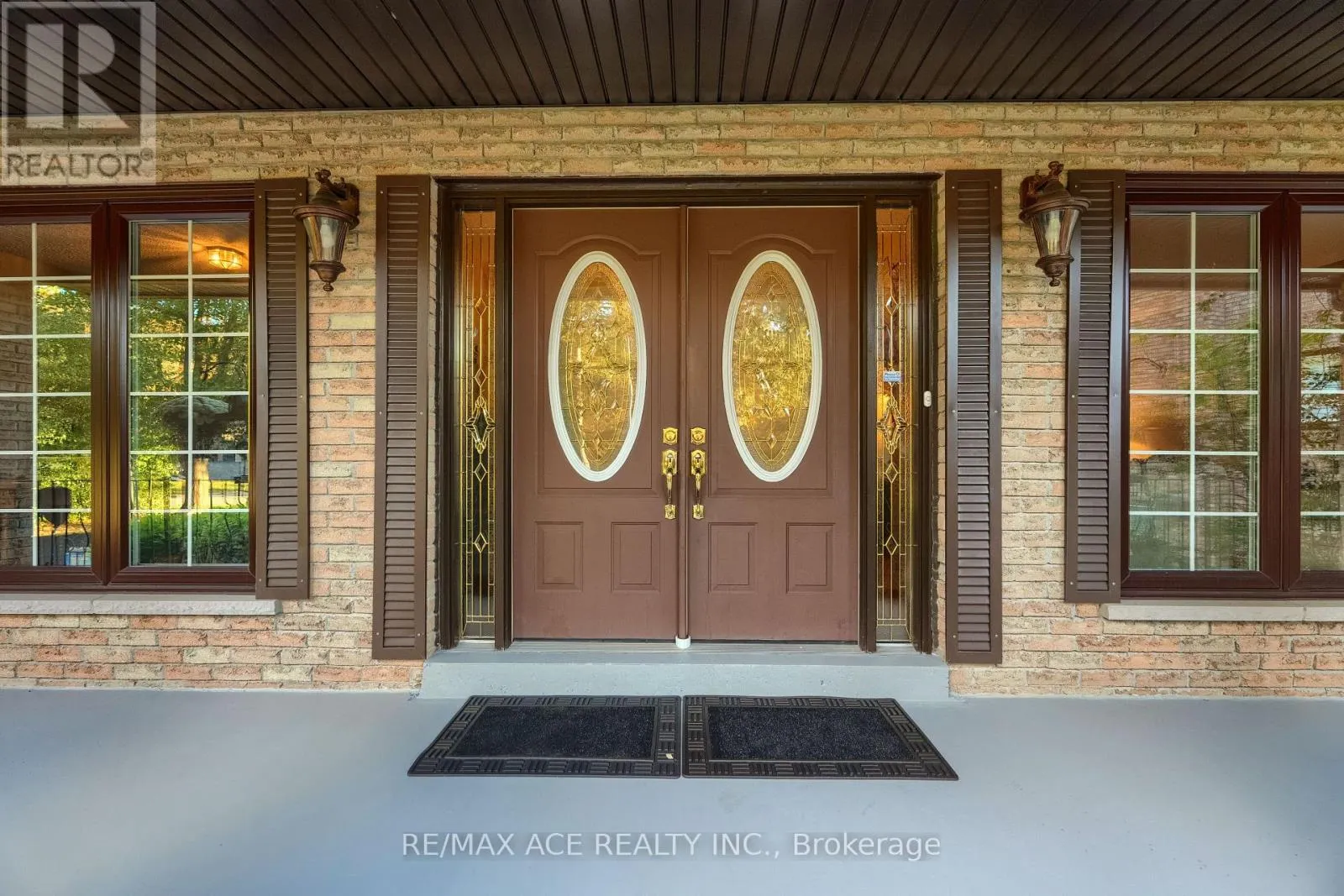 17 BLACK WILLOW COURT