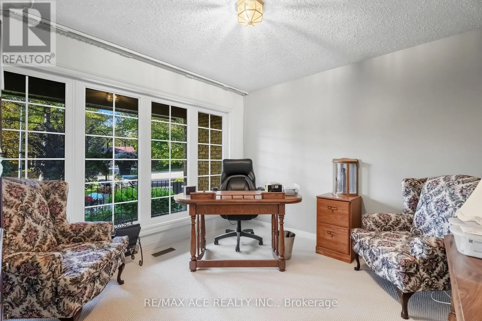 17 BLACK WILLOW COURT