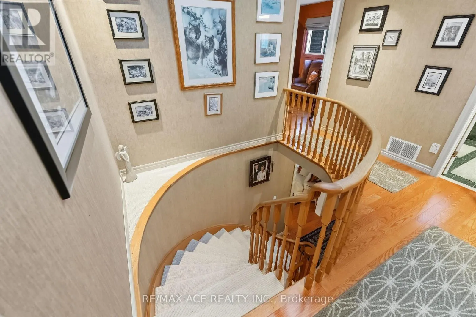 17 BLACK WILLOW COURT