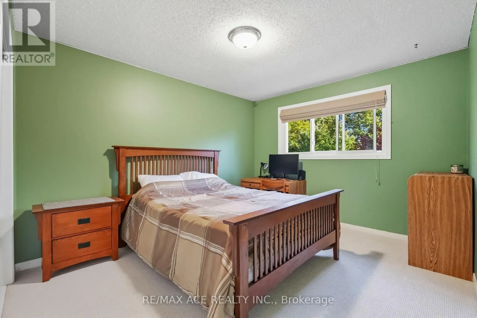 17 BLACK WILLOW COURT