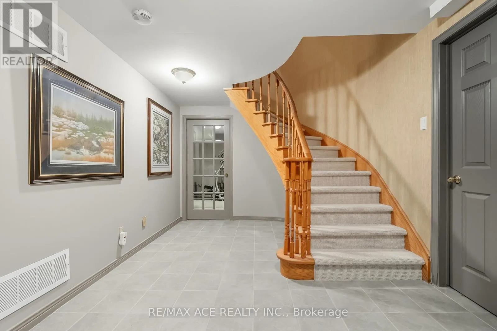 17 BLACK WILLOW COURT