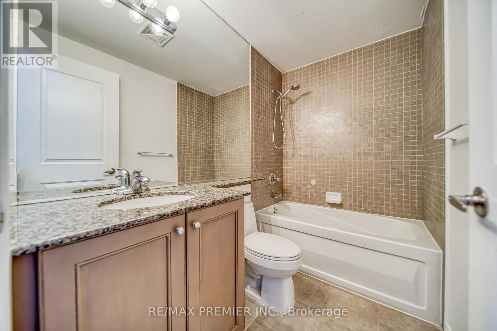 1201 - 9235 JANE STREET