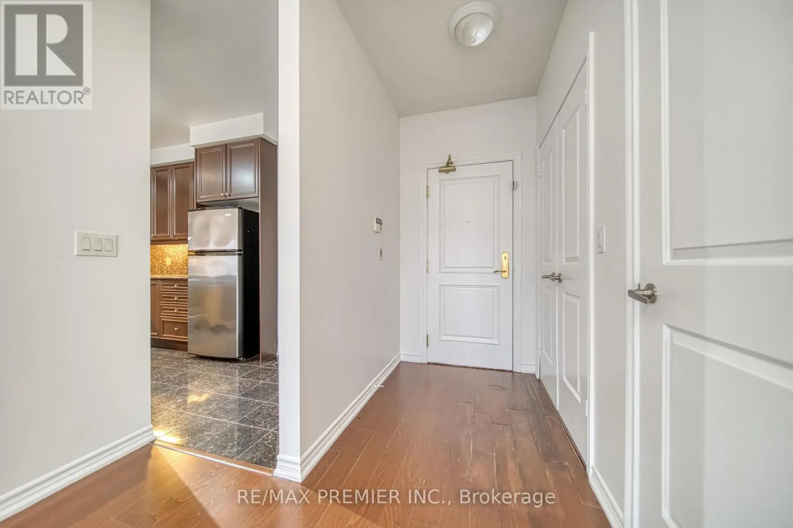 1201 - 9235 JANE STREET
