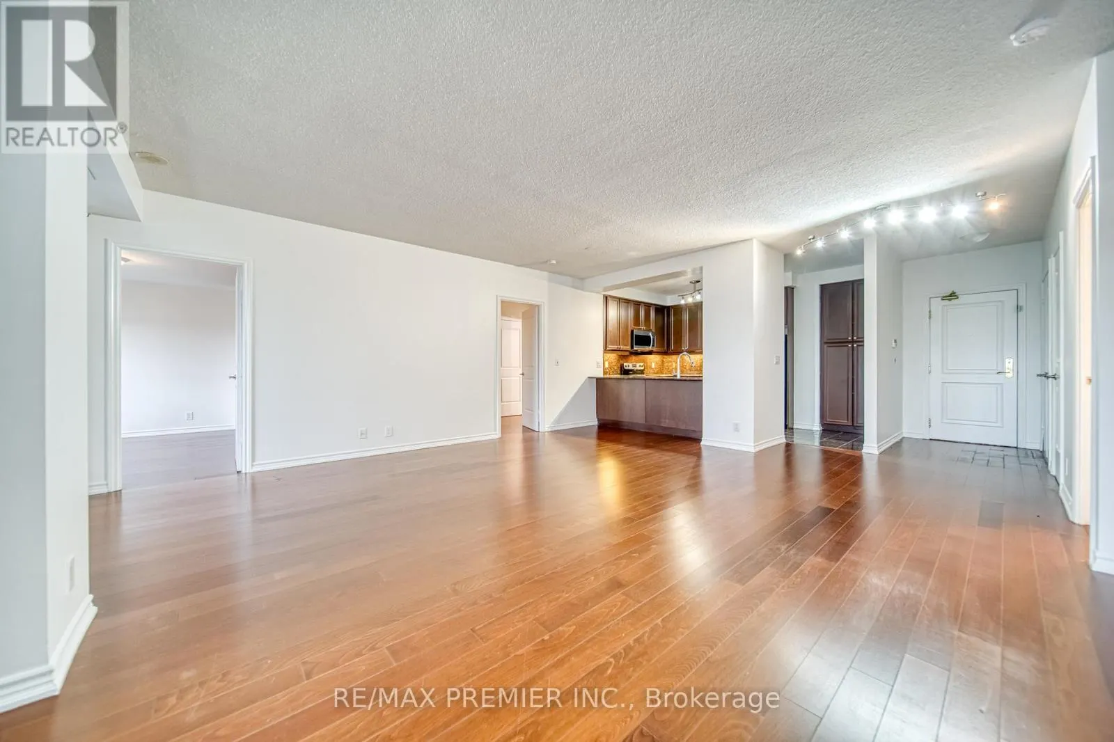1201 - 9235 JANE STREET