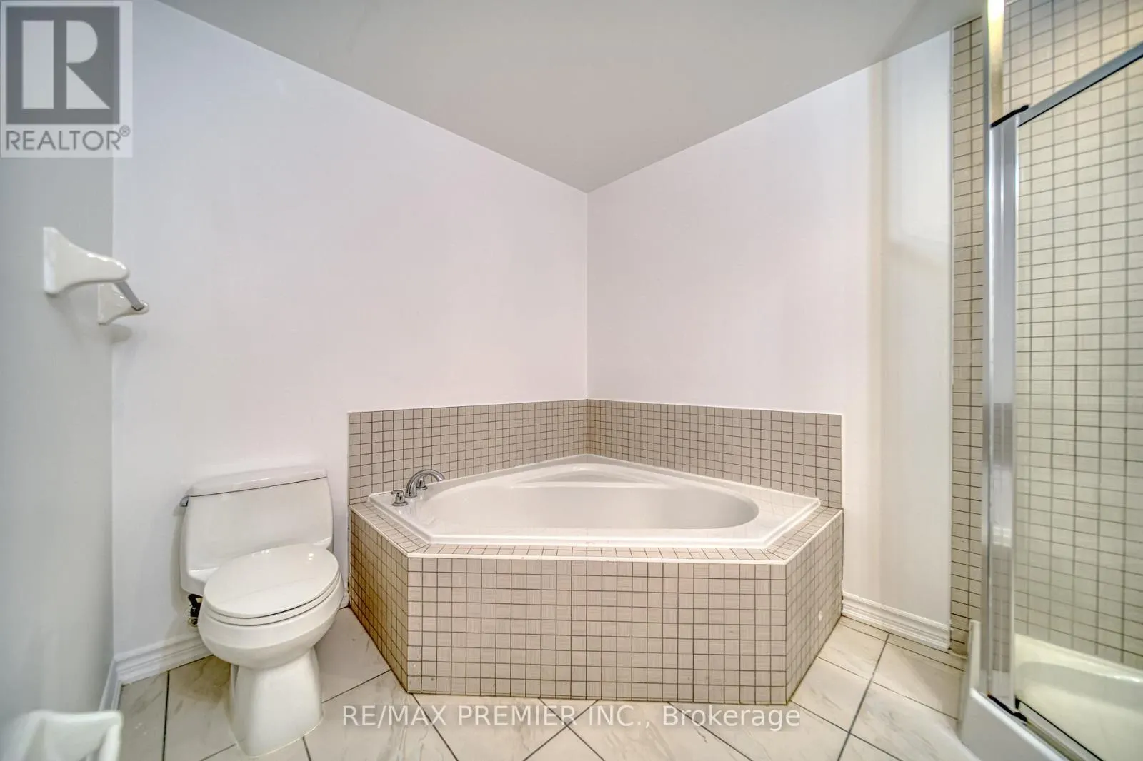 1201 - 9235 JANE STREET