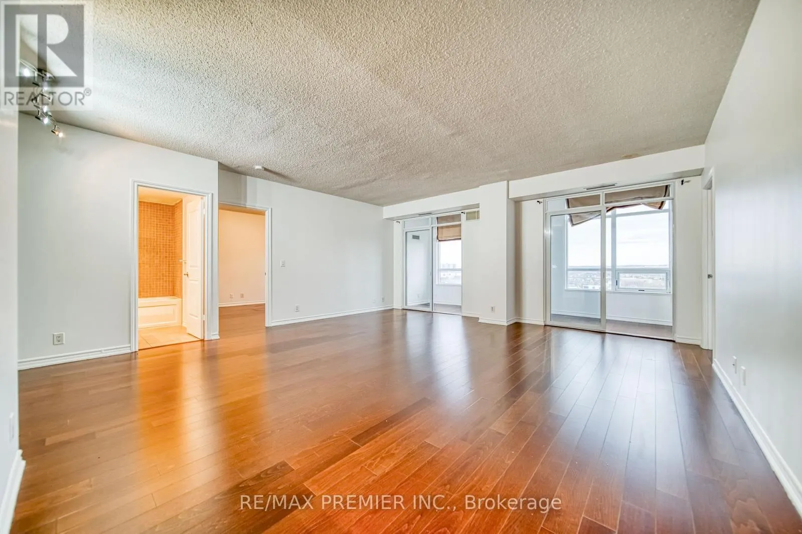 1201 - 9235 JANE STREET