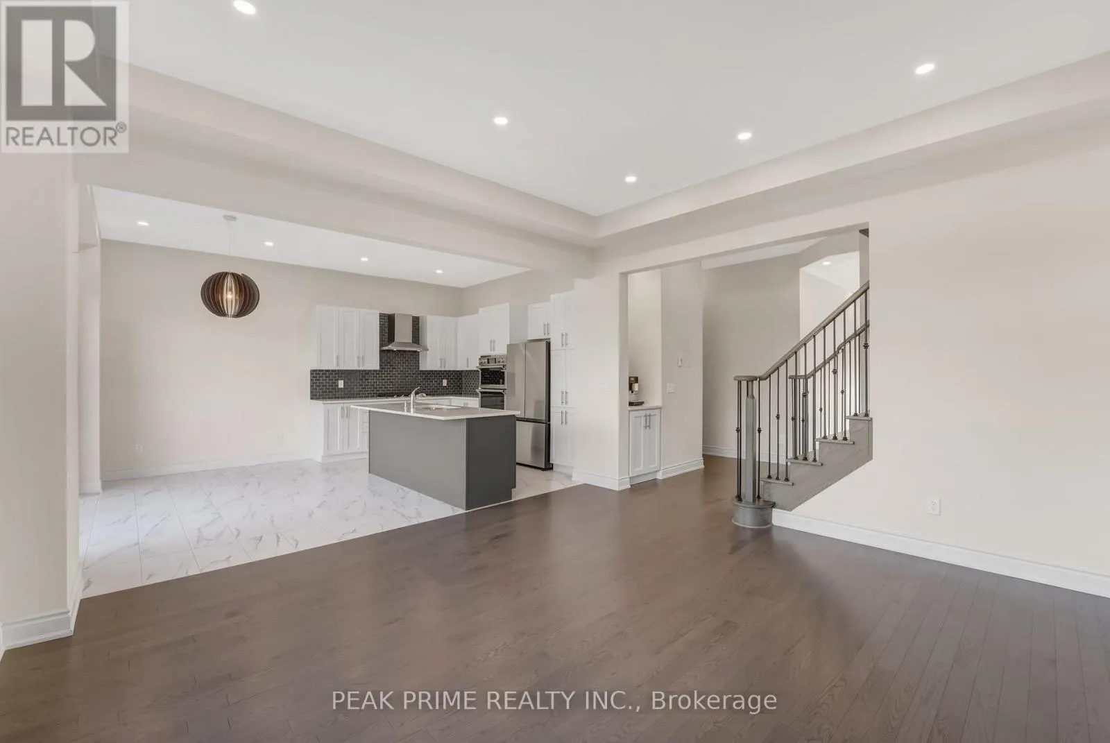 99 BLACK WALNUT COURT
