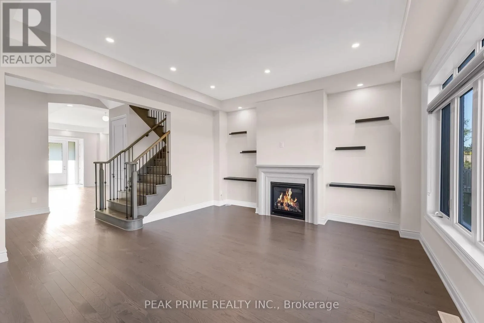 99 BLACK WALNUT COURT