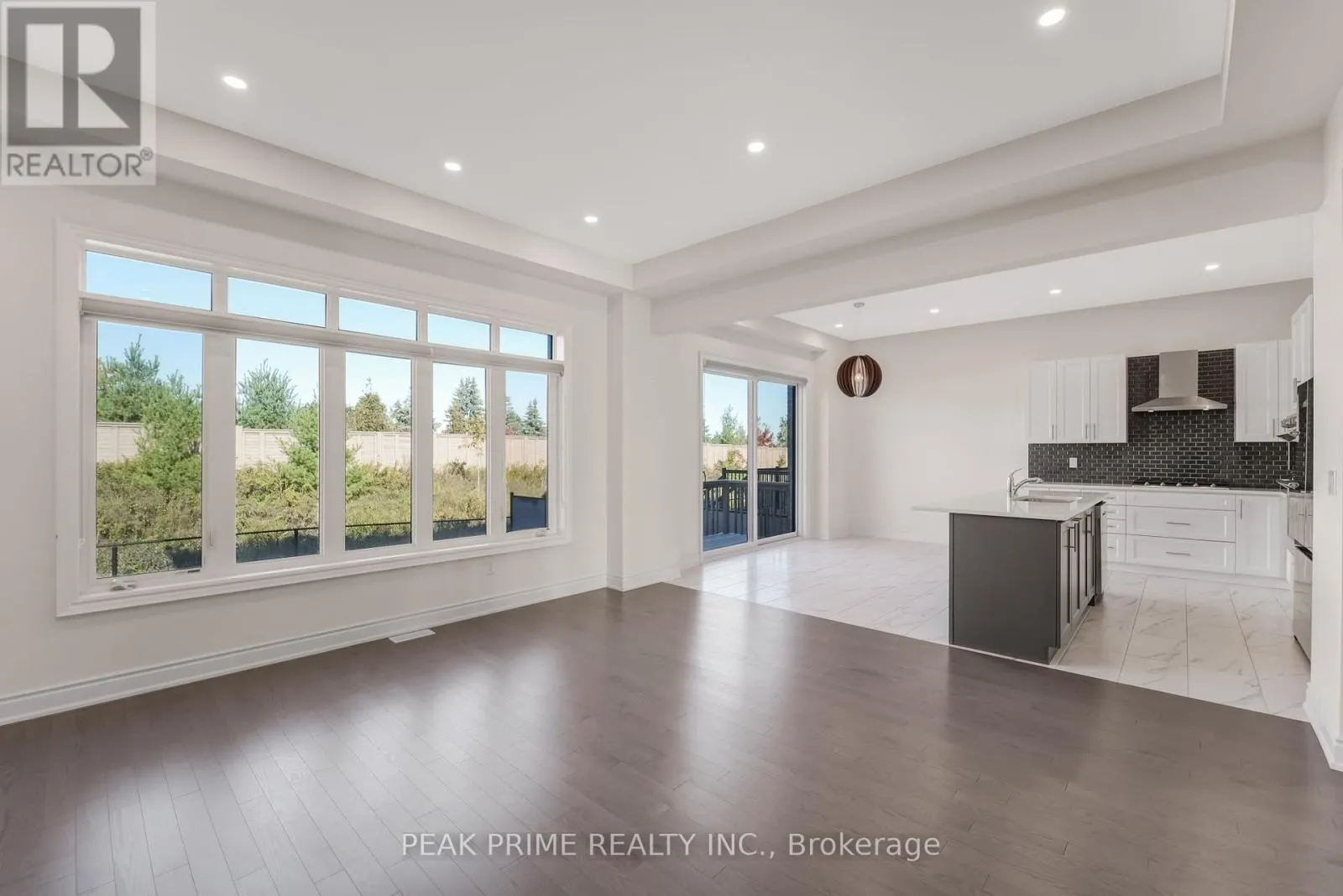99 BLACK WALNUT COURT