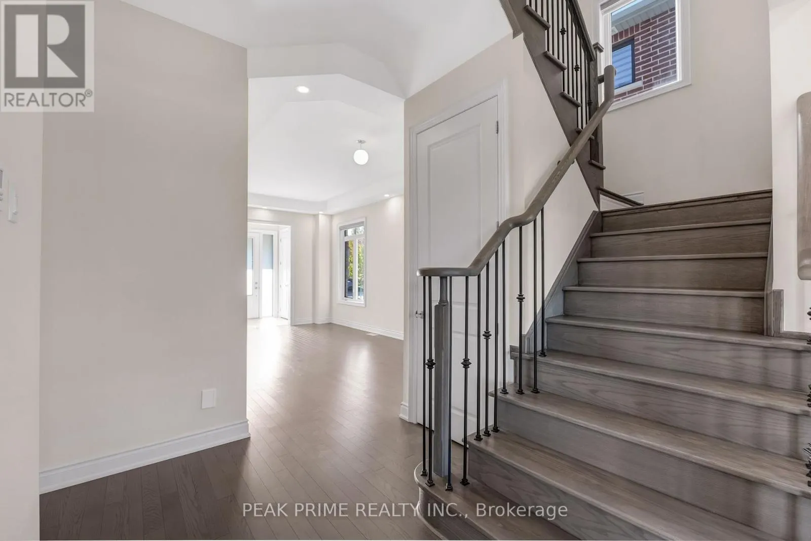 99 BLACK WALNUT COURT